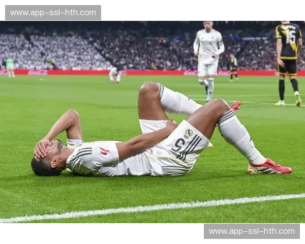 贝林厄姆伤缺一个月,皇马迎战本菲卡阵容面临重组 贝林厄姆伤缺一个月,皇马迎战本菲卡阵容面临重组