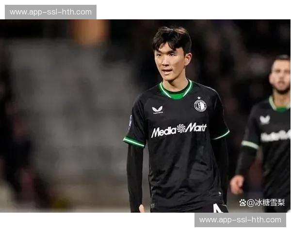 黄仁范费耶诺德位置稳固，但球队战绩不佳